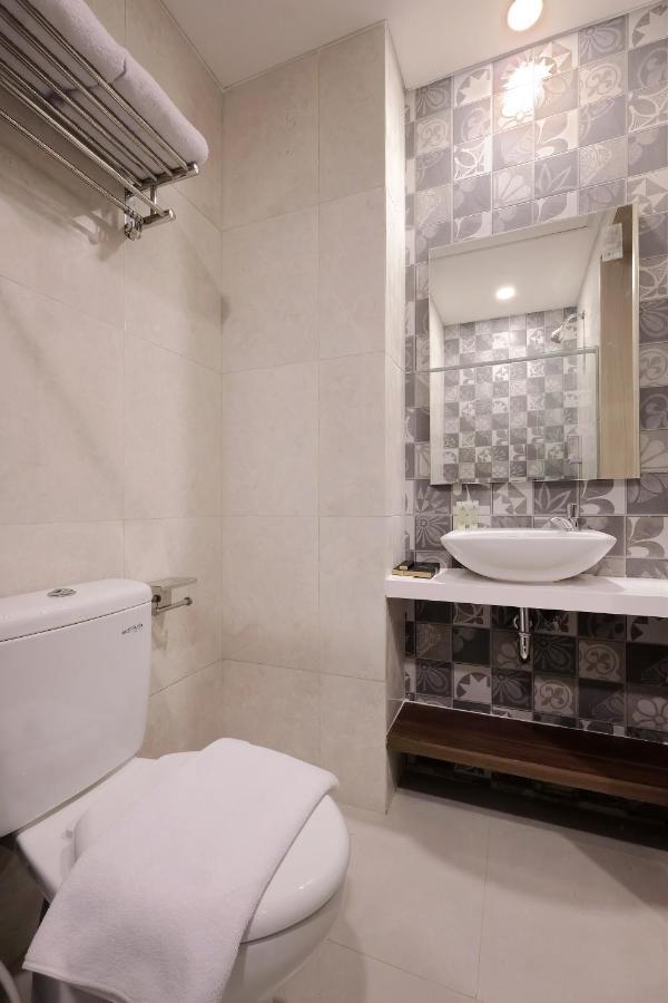 Azana Style Hotel Bandara Jakarta ทังเกอรัง ภายนอก รูปภาพ